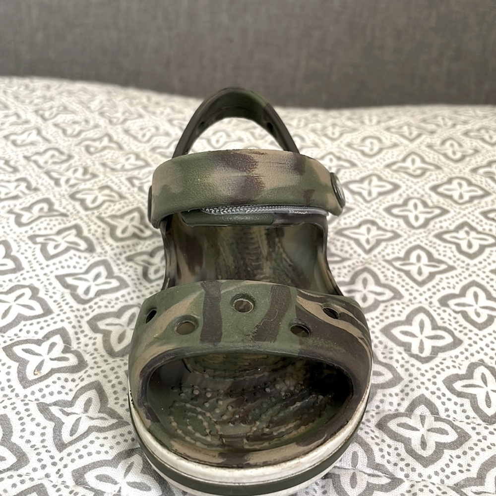 Toddler crocs